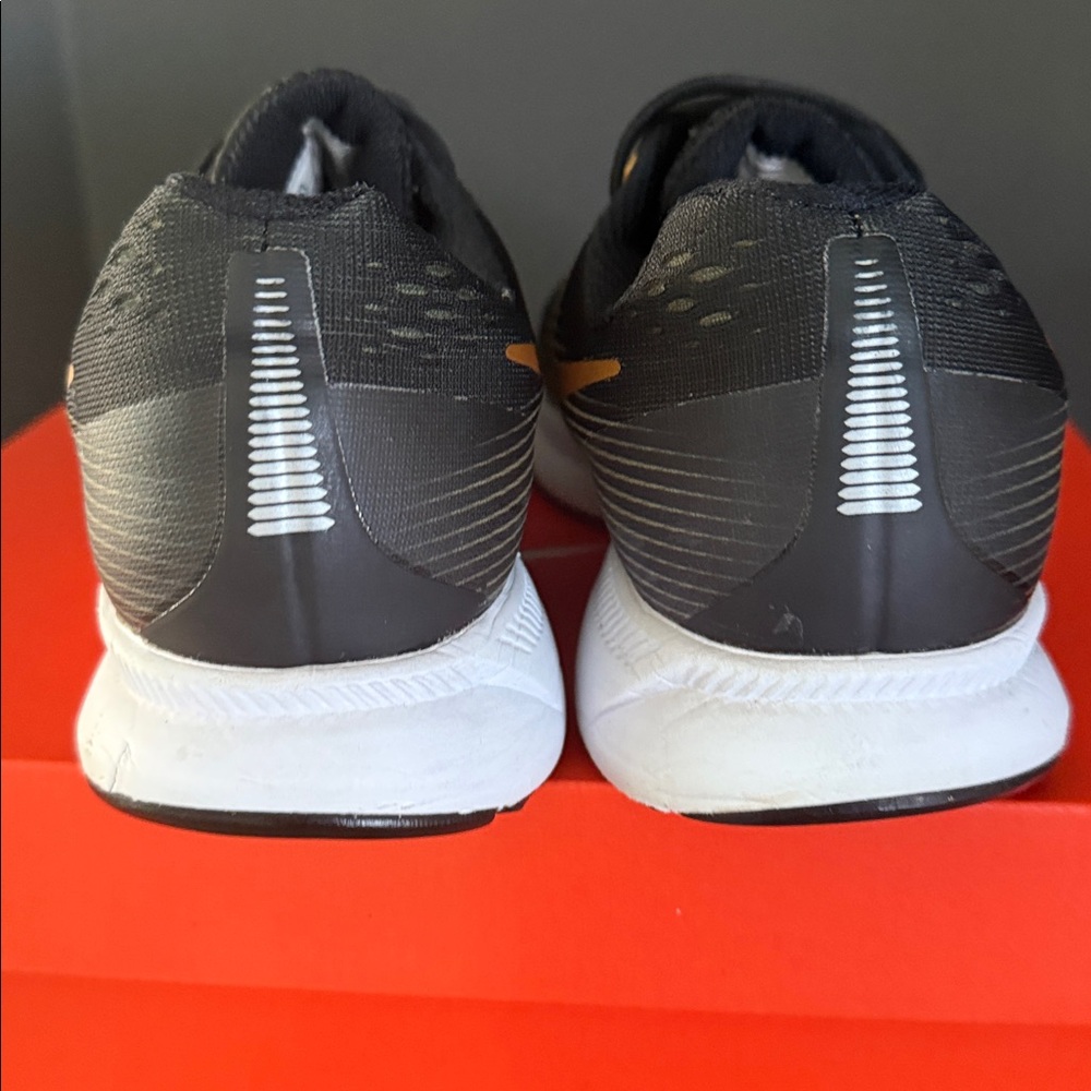 Nike Air Zoom Pegasus 34 Black Gold Sneakers Women - Size 8.5 - Picture 5 of 11